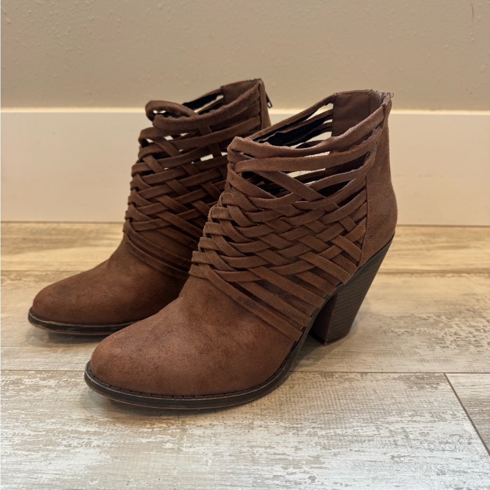FERGALICIOUS by Fergie | Weaver Ankle Boots- Size 8 - Picture 2 of 7